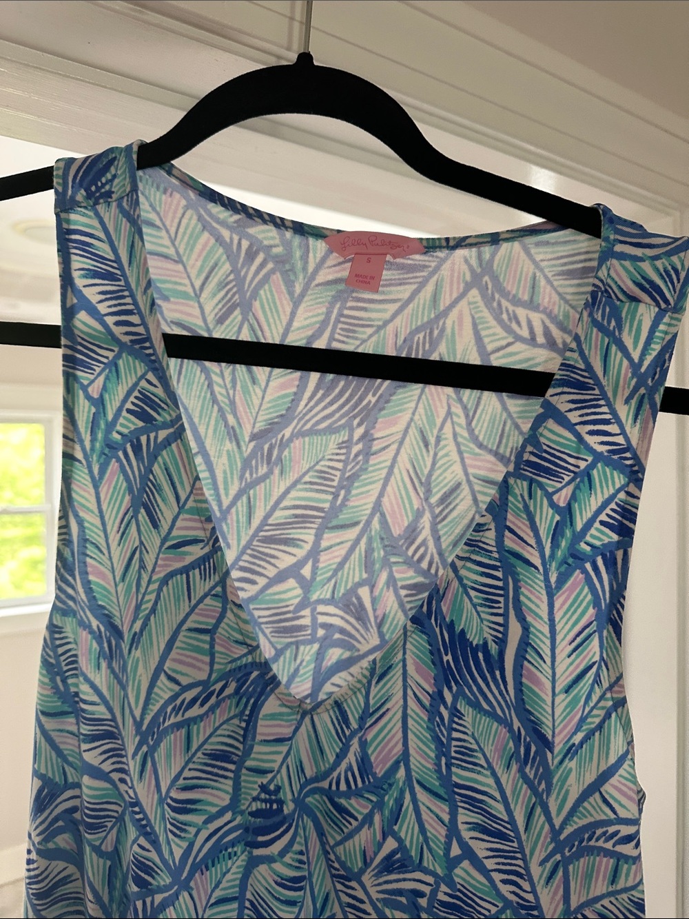 Lilly Pulitzer Blue and White Leaf-Print Sleeveless Jumpsuit - Picture 4 of 7
